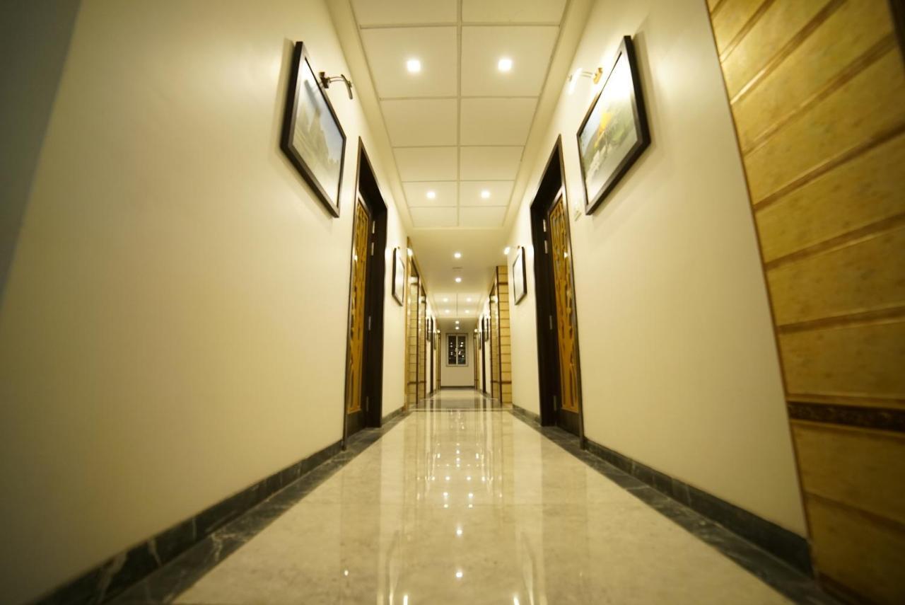 Hotel Vaccinated Staff - Collection O 41226 Ramji'S Residency Gole Colony Nashik Esterno foto